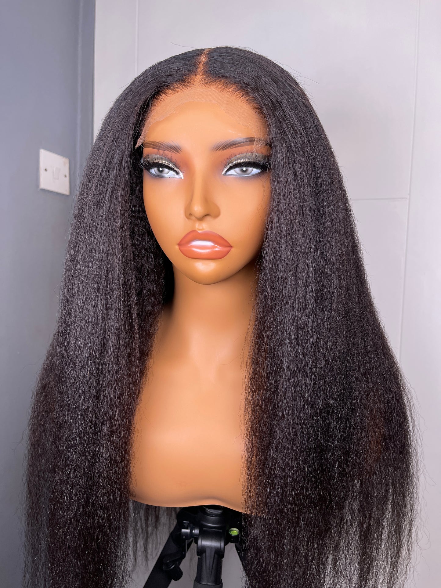 Ade (Middle Part Kinky Straight Glueless Wig)