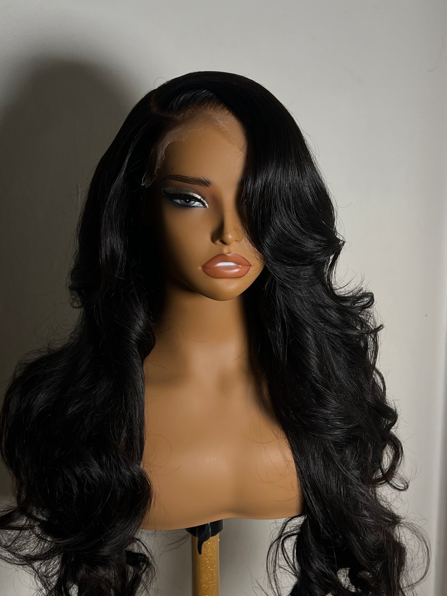 AALIYAH - LAYERED + PINNED CURLS